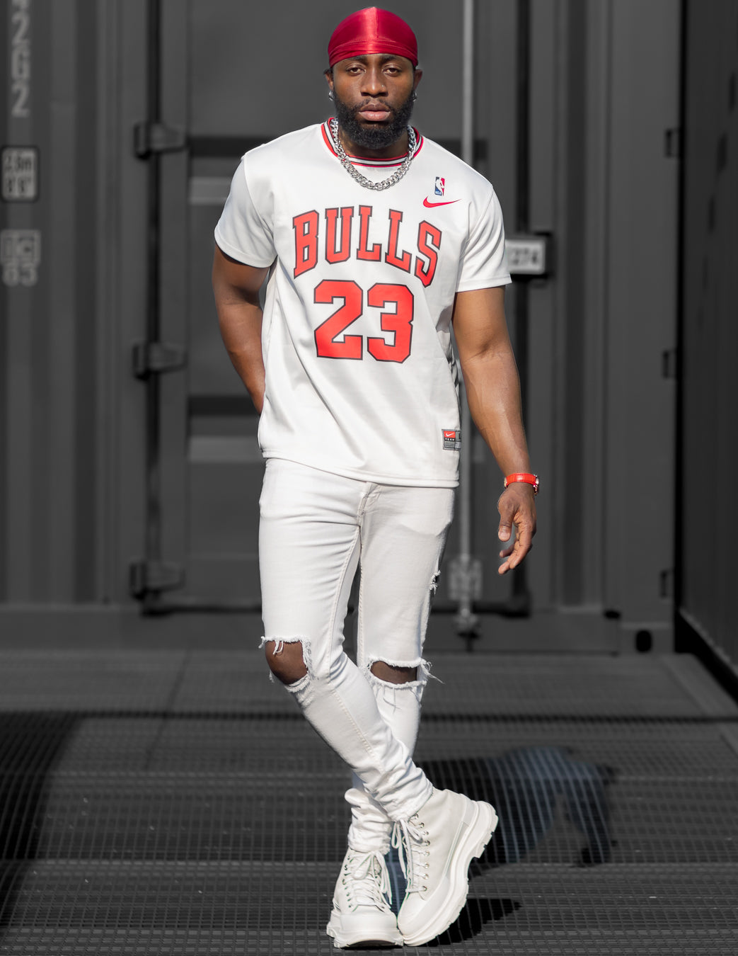 Voici pourquoi ce maillot mythique des Chicago Bulls porté par Michael  Jordan a été vendu pour la somme record de 10 millions de dollars